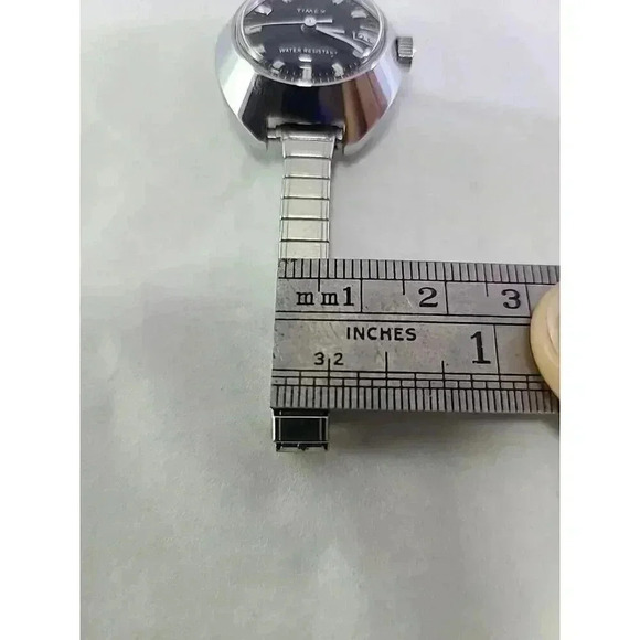 VINTAGE TIMEX ROUND MECHANICAL WIND UP WOMEN'S SILVER TONE WRIST WATCH - Picture 6 of 10